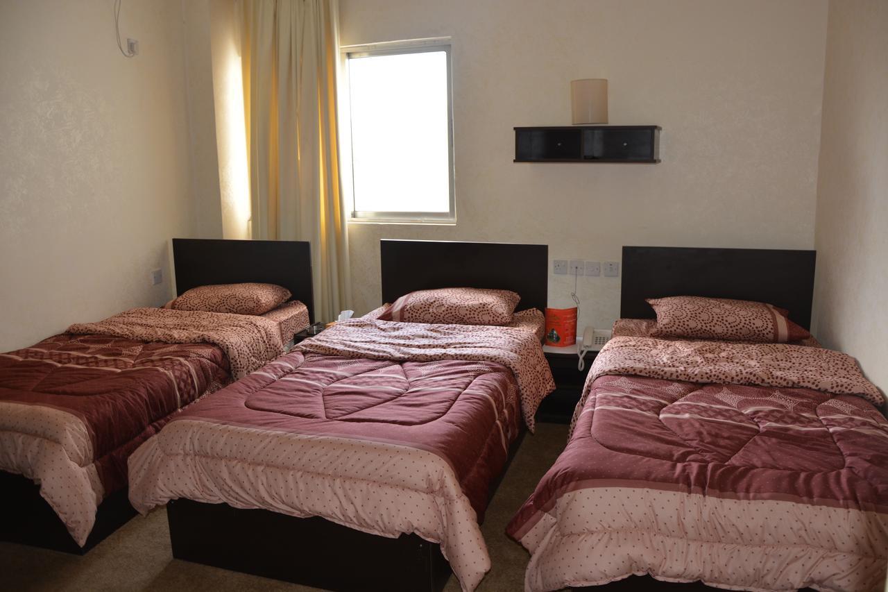 Teeba Palace Hotel Suites Amman Eksteriør bilde