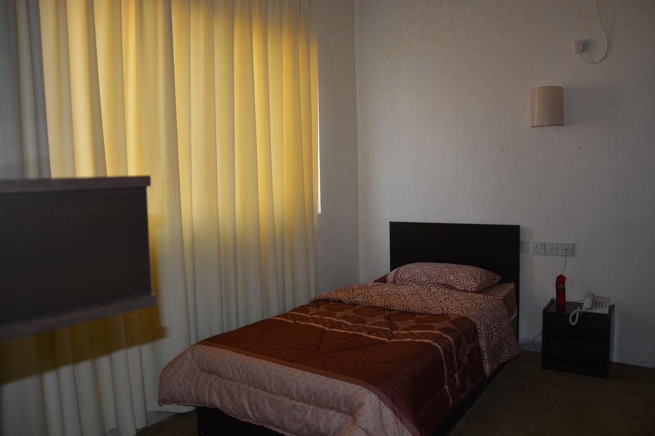 Teeba Palace Hotel Suites Amman Eksteriør bilde