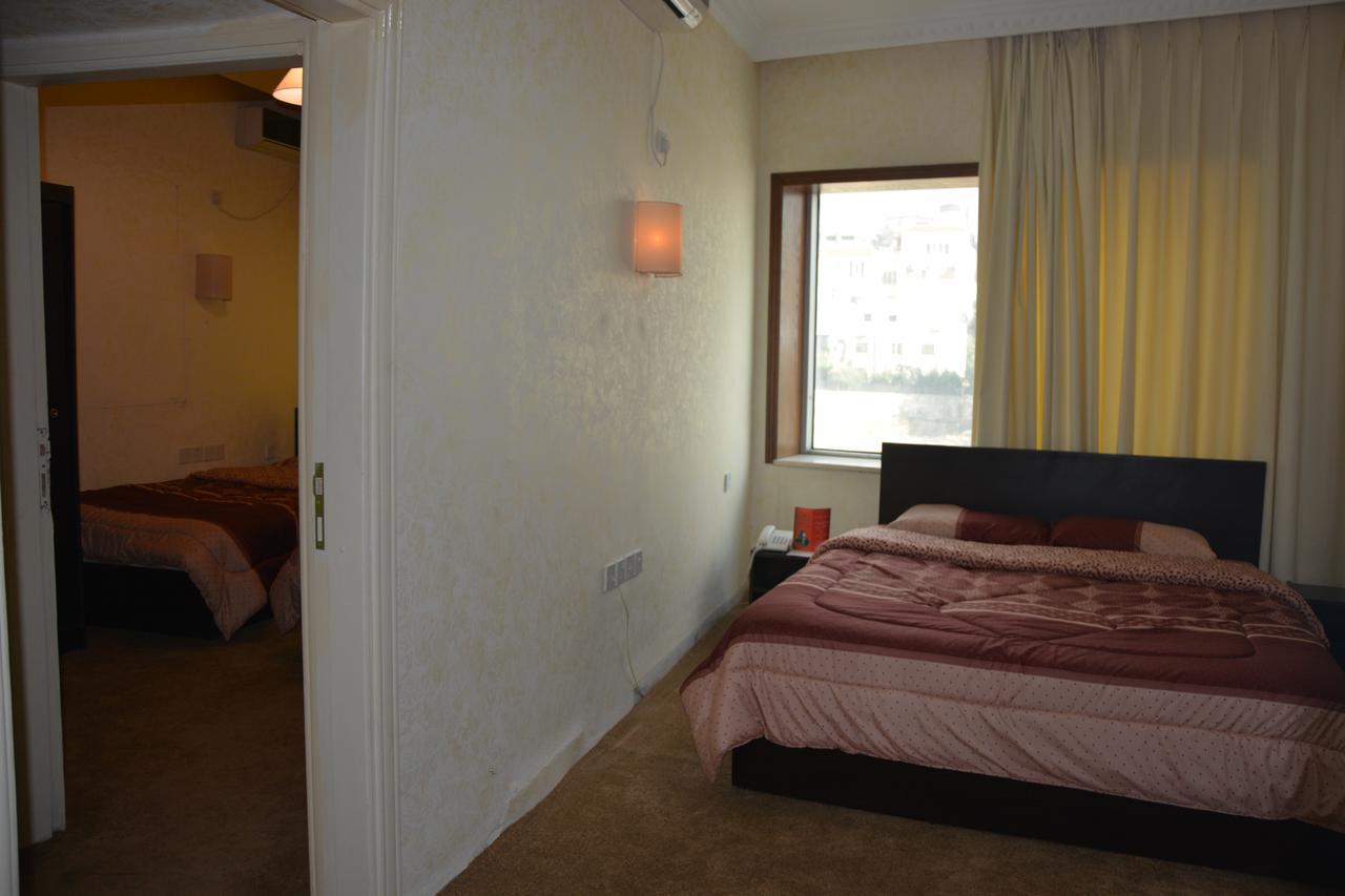 Teeba Palace Hotel Suites Amman Eksteriør bilde