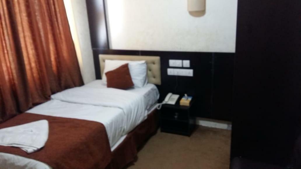 Teeba Palace Hotel Suites Amman Eksteriør bilde